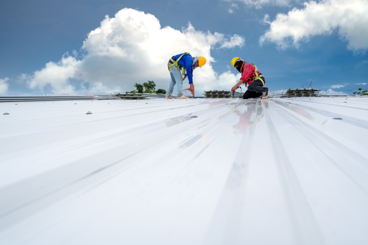 Commercial flat roof installation